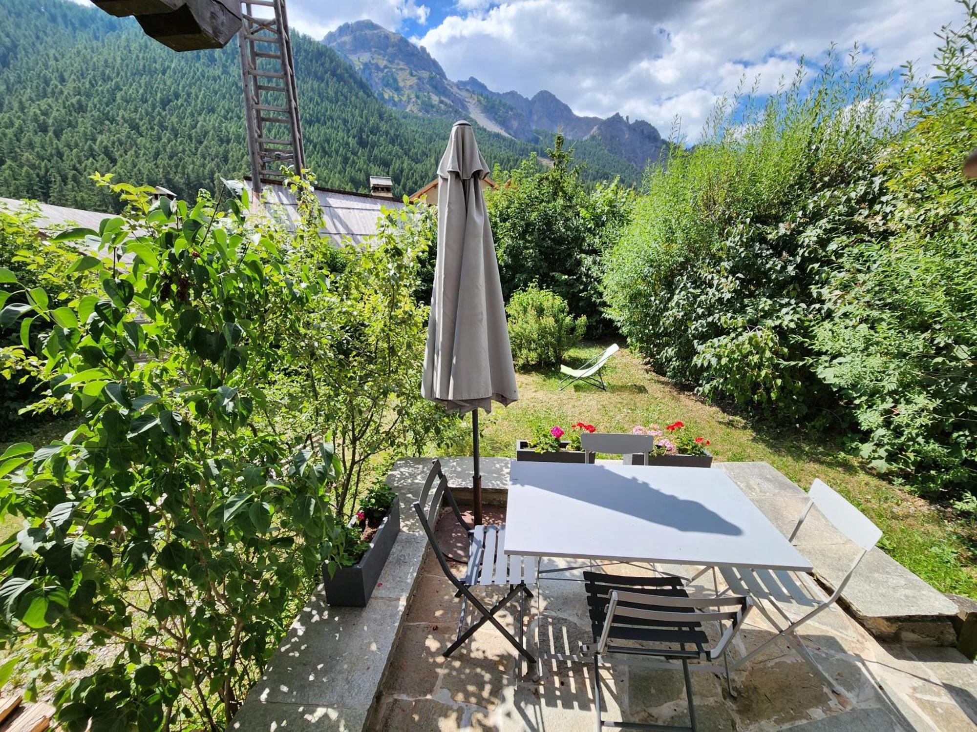 La Girandole Chambre D'Hotes Et Location D'Appartement Arvieux Esterno foto