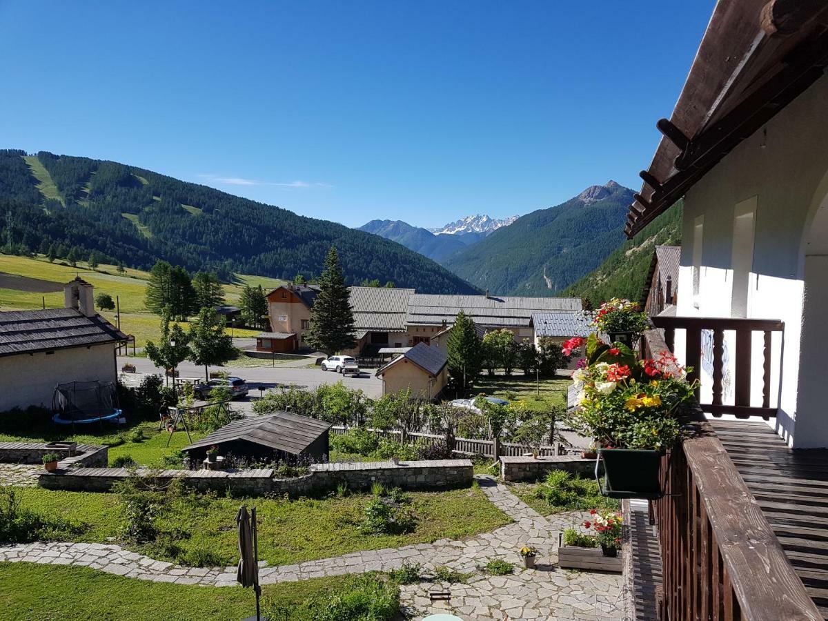 La Girandole Chambre D'Hotes Et Location D'Appartement Arvieux Esterno foto